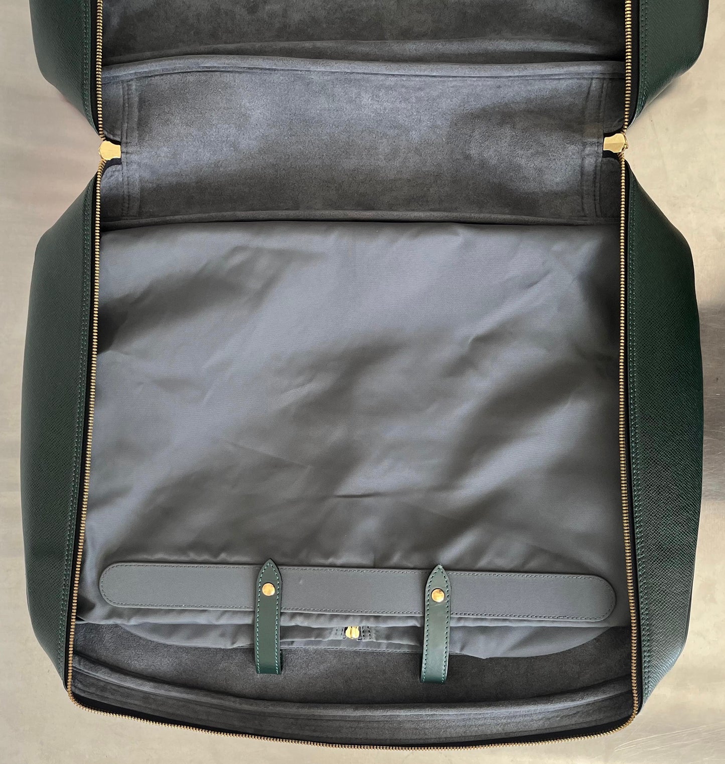Louis Vuitton Helanga Taiga