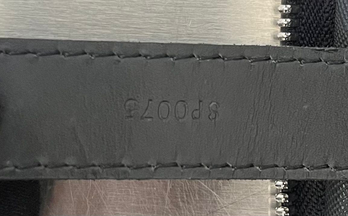 Louis Vuitton Pegase 60 Taiga