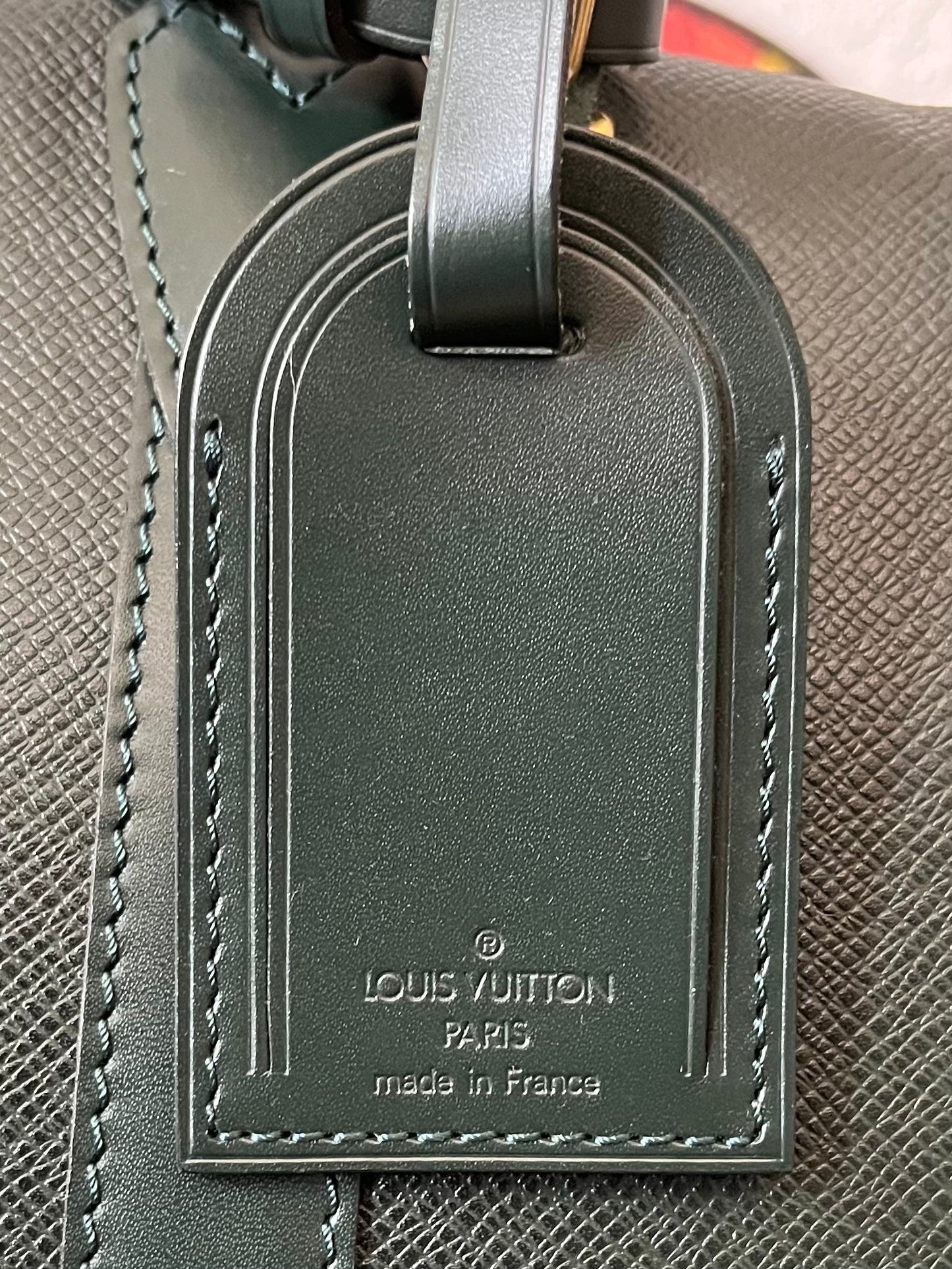 Louis Vuitton Kendall PM Taiga (Dunkelgrün)