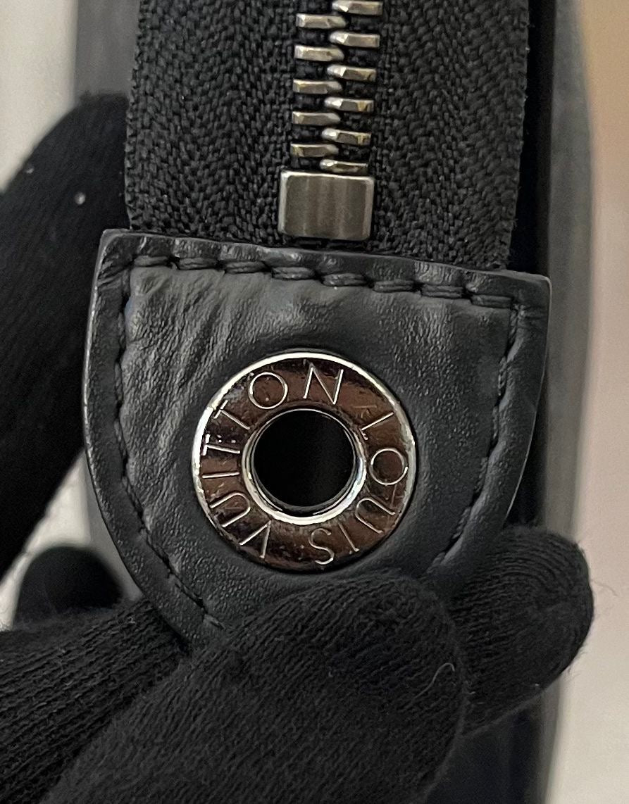 Louis Vuitton Pochette Voyage MM