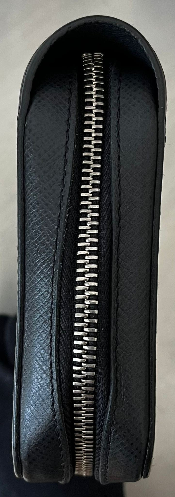 Louis Vuitton Zippy XL Taiga