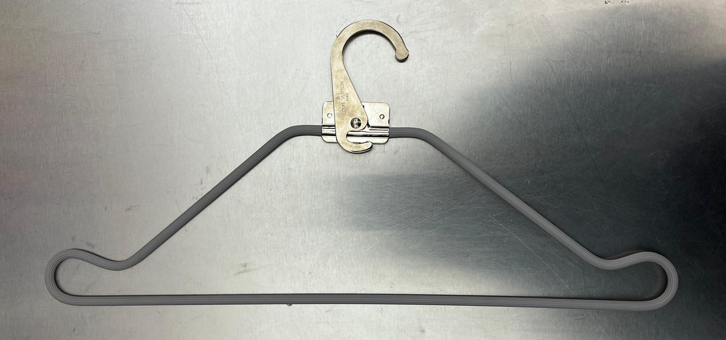 Louis Vuitton Helanga Taiga