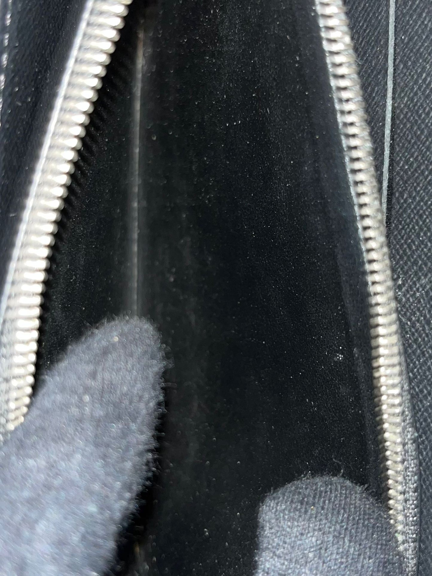 Louis Vuitton Zippy Organizer Epi
