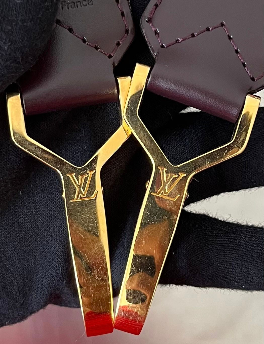 Louis Vuitton Kendall PM Taiga Leder