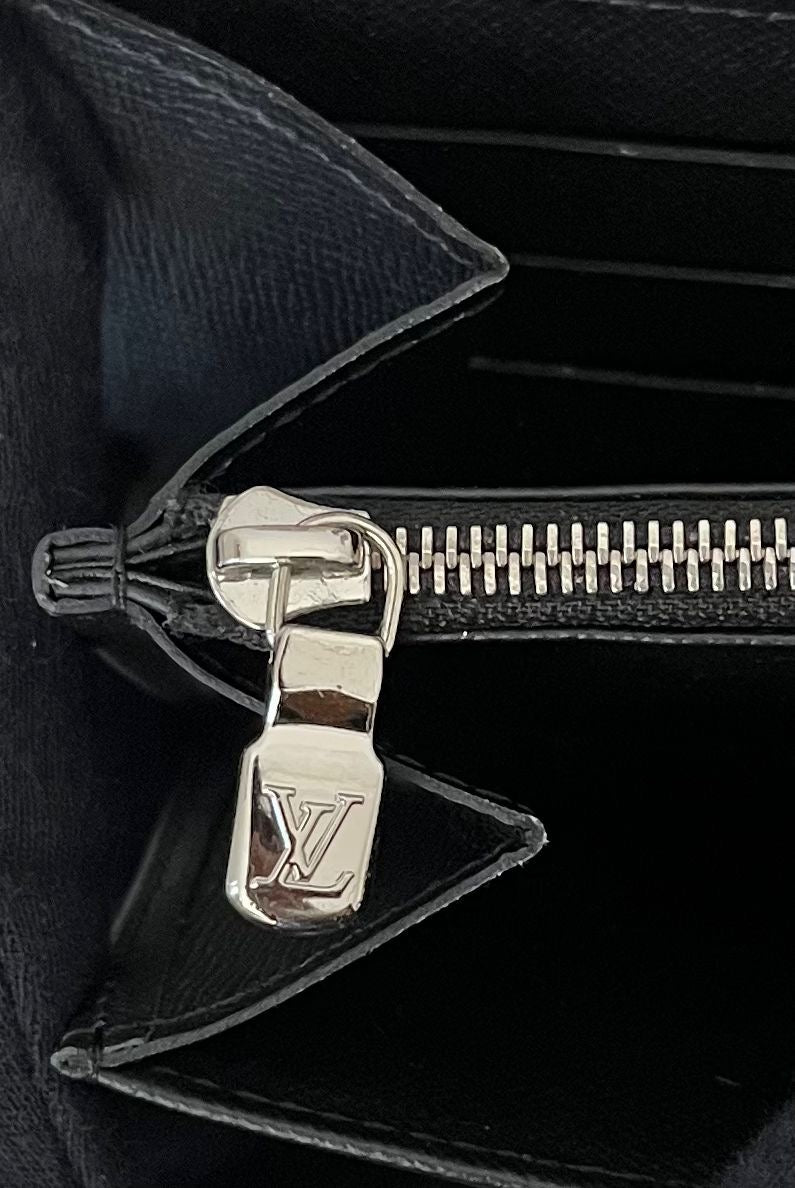 Louis Vuitton Zippy Organizer Epi