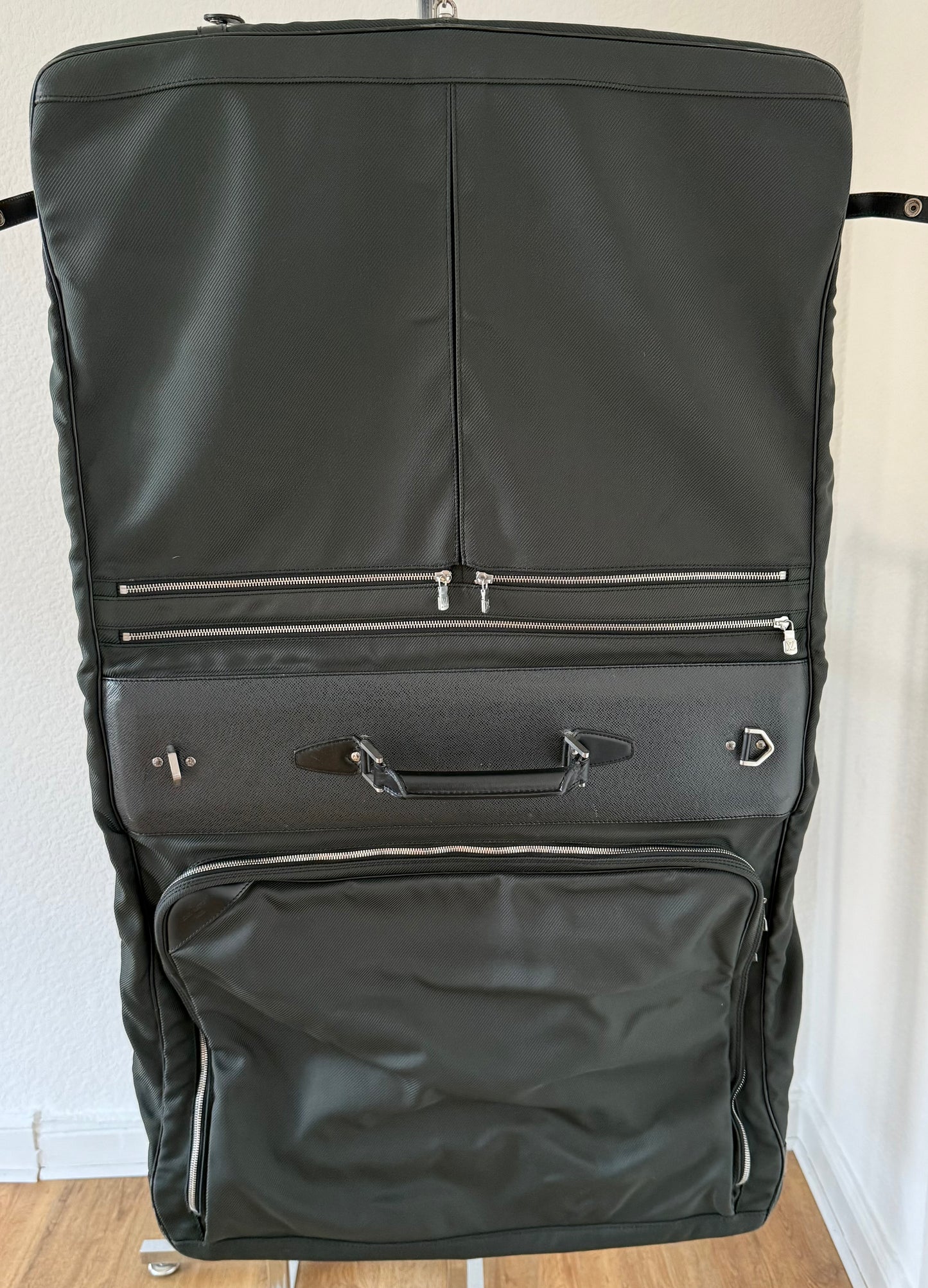Louis Vuitton Cinq Cintre Kleidersack