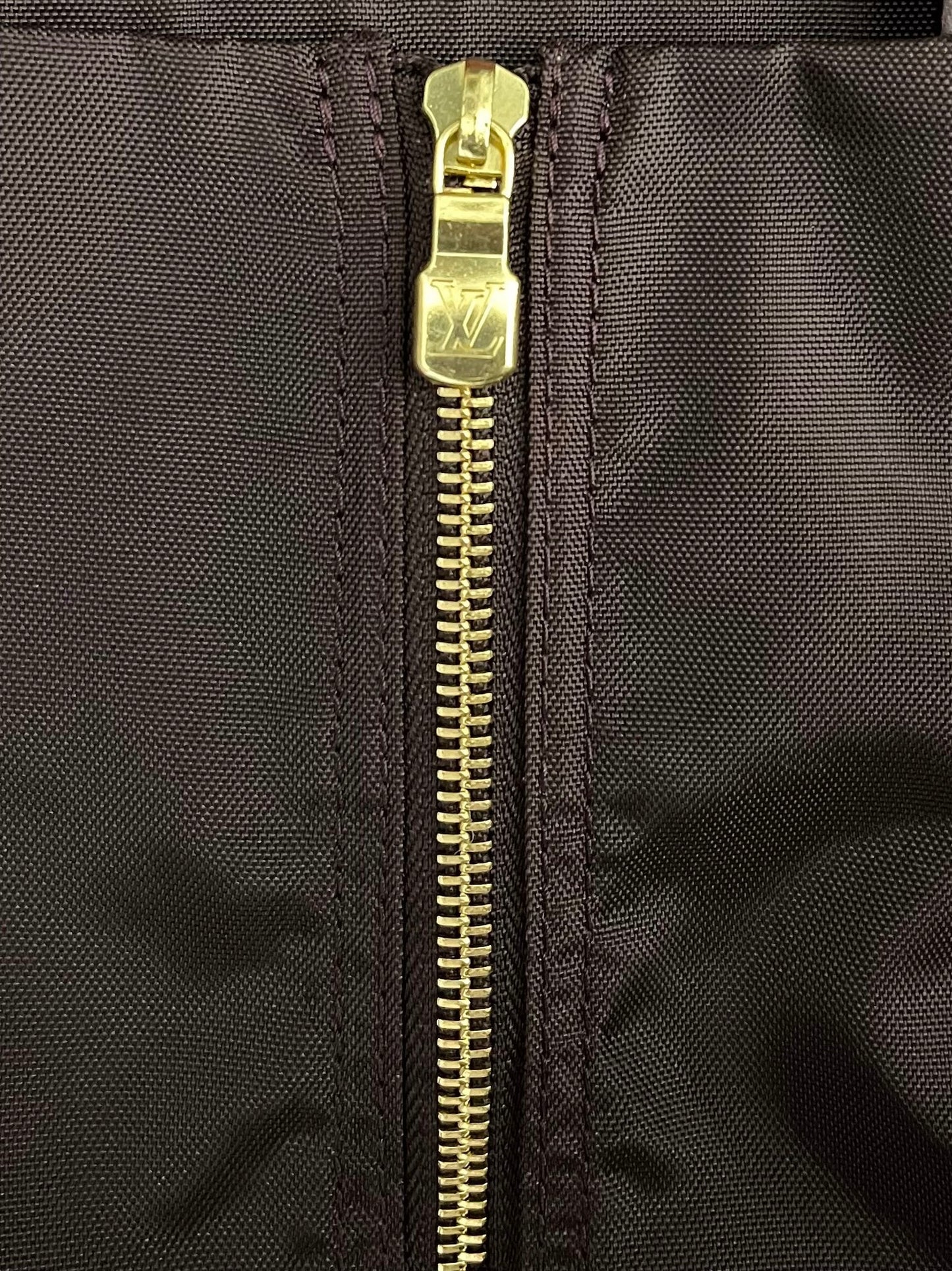 Louis Vuitton Helanga Taiga