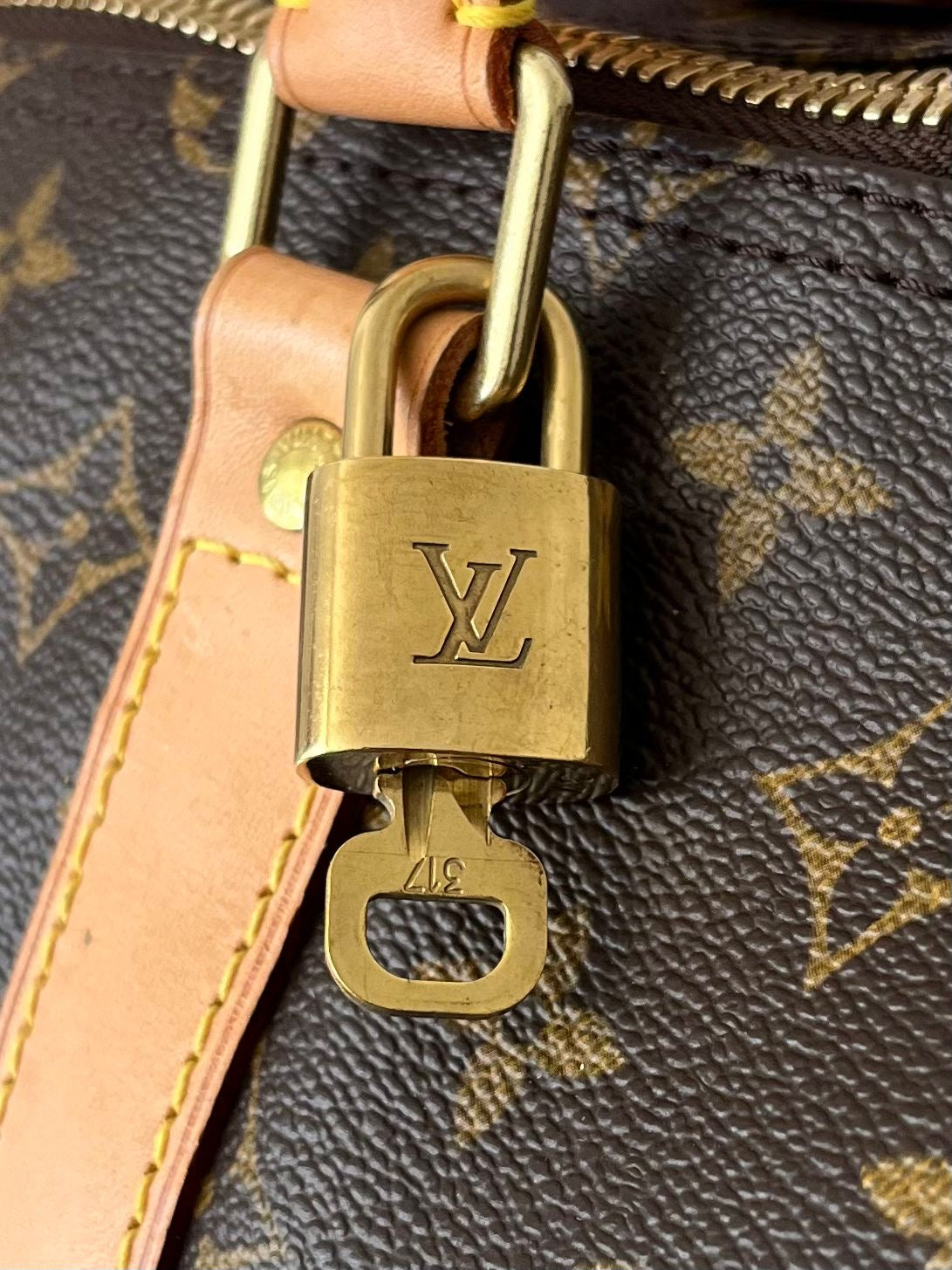 Louis Vuitton Keepall 55 Bandouliere