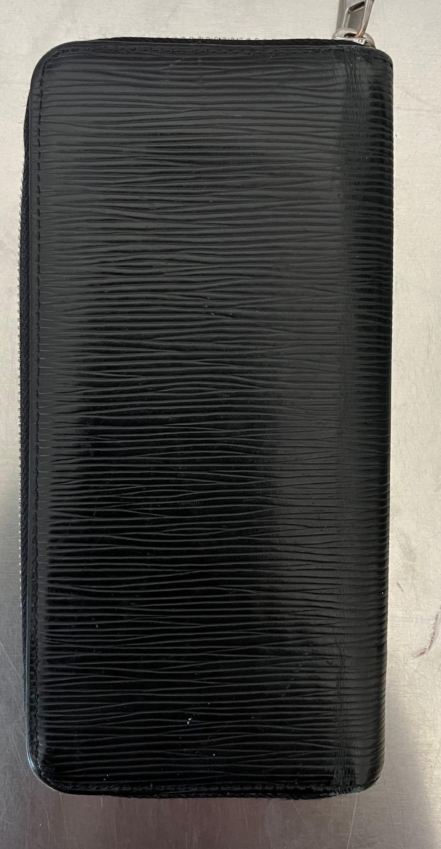 Louis Vuitton Zippy Vertical Epi
