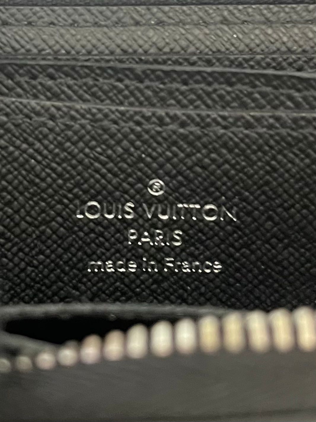 Louis Vuitton Zippy Vertical Coin Damier
