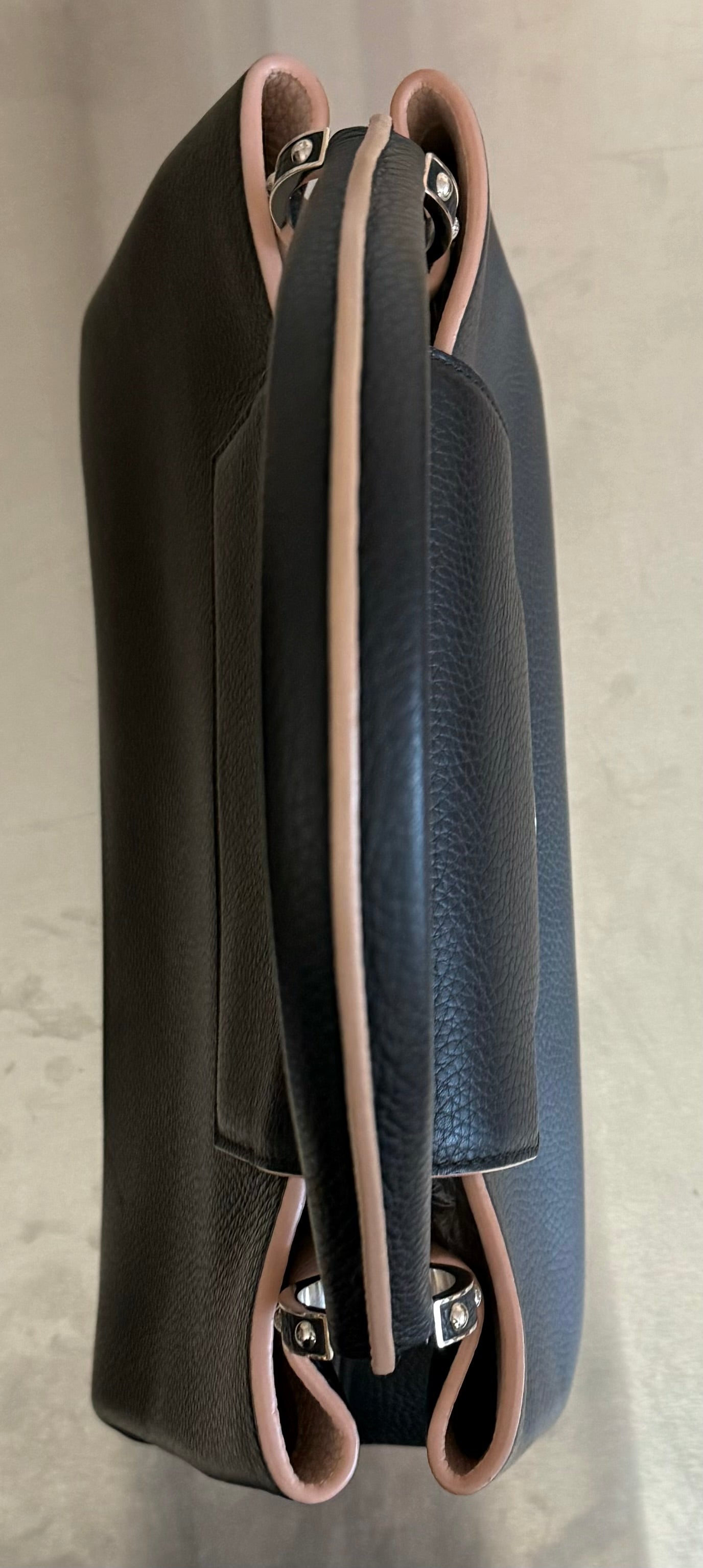 Louis Vuitton Capucines MM
