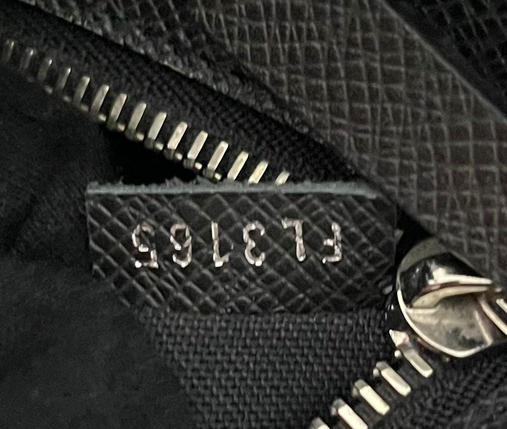 Louis Vuitton Porte Documents Taiga