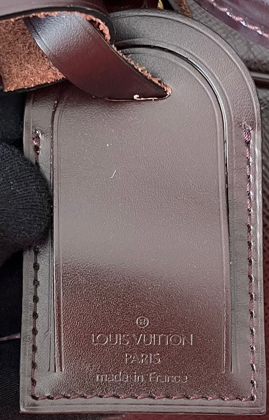 Louis Vuitton Kendall PM Taiga Leder