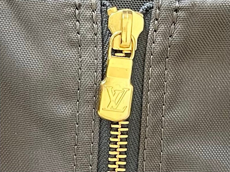 Louis Vuitton Helanga Taiga
