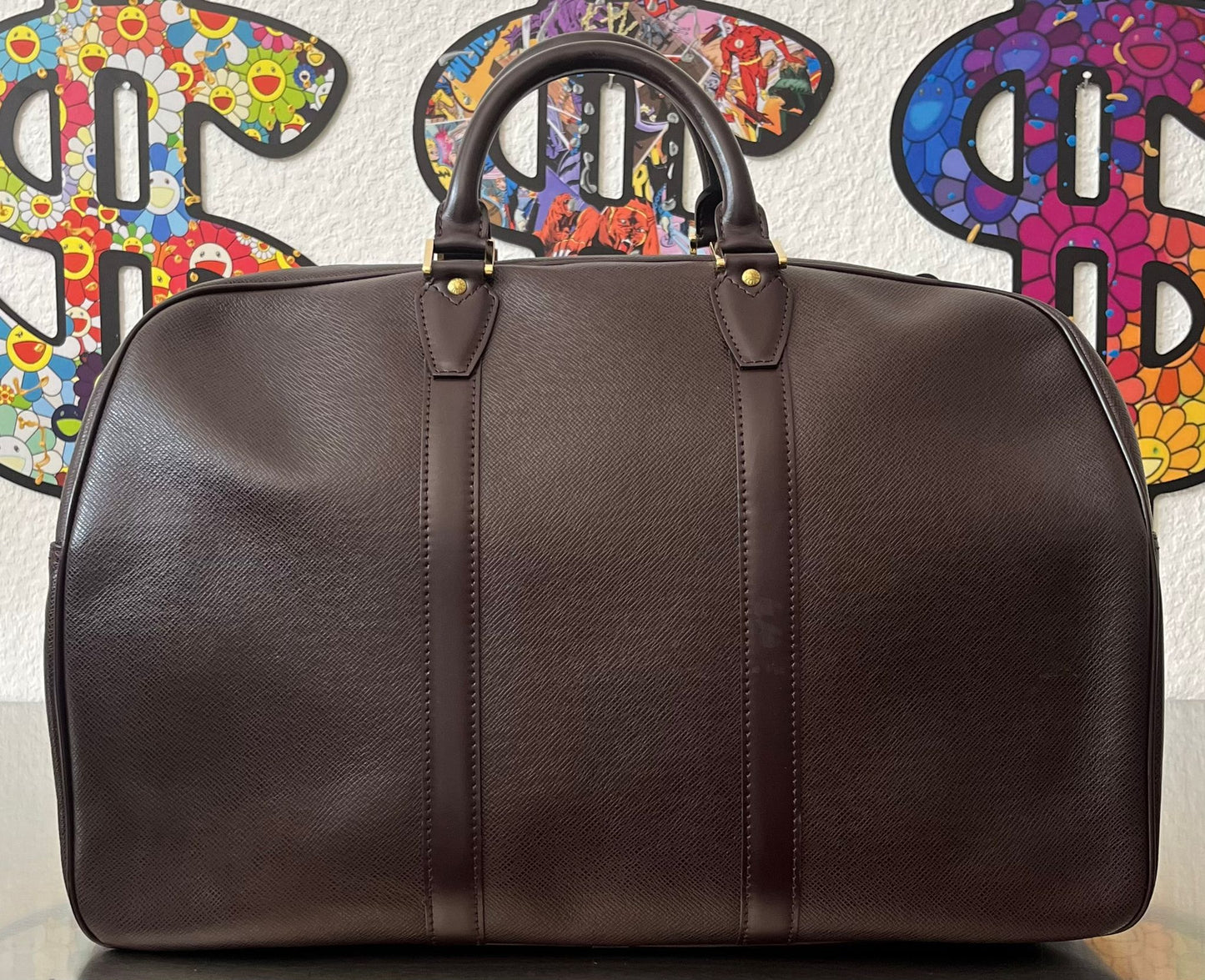 Louis Vuitton Kendall PM Taiga Leder