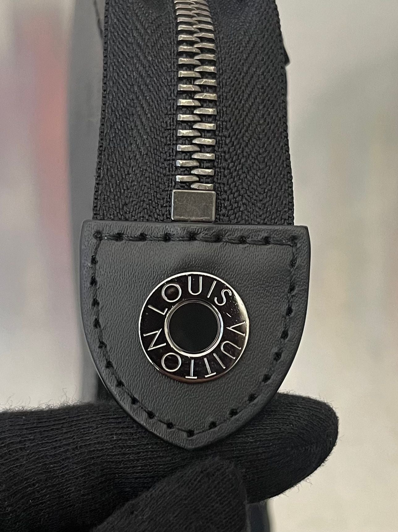 Louis Vuitton Pochette Voyage MM