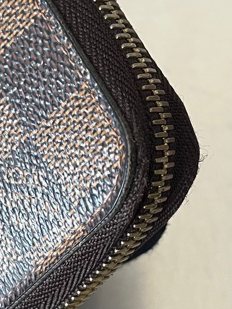Louis Vuitton Zippy Damier