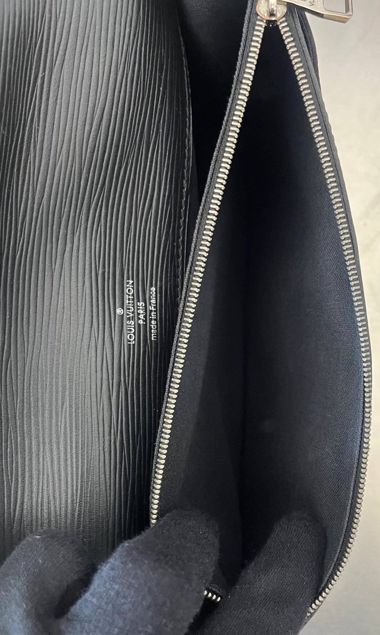 Louis Vuitton Neo Bellaia Epi Leder