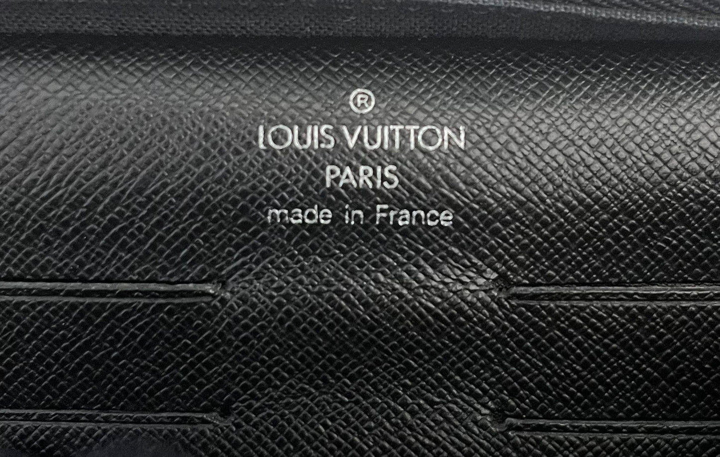 Louis Vuitton Pavel Taiga Leder