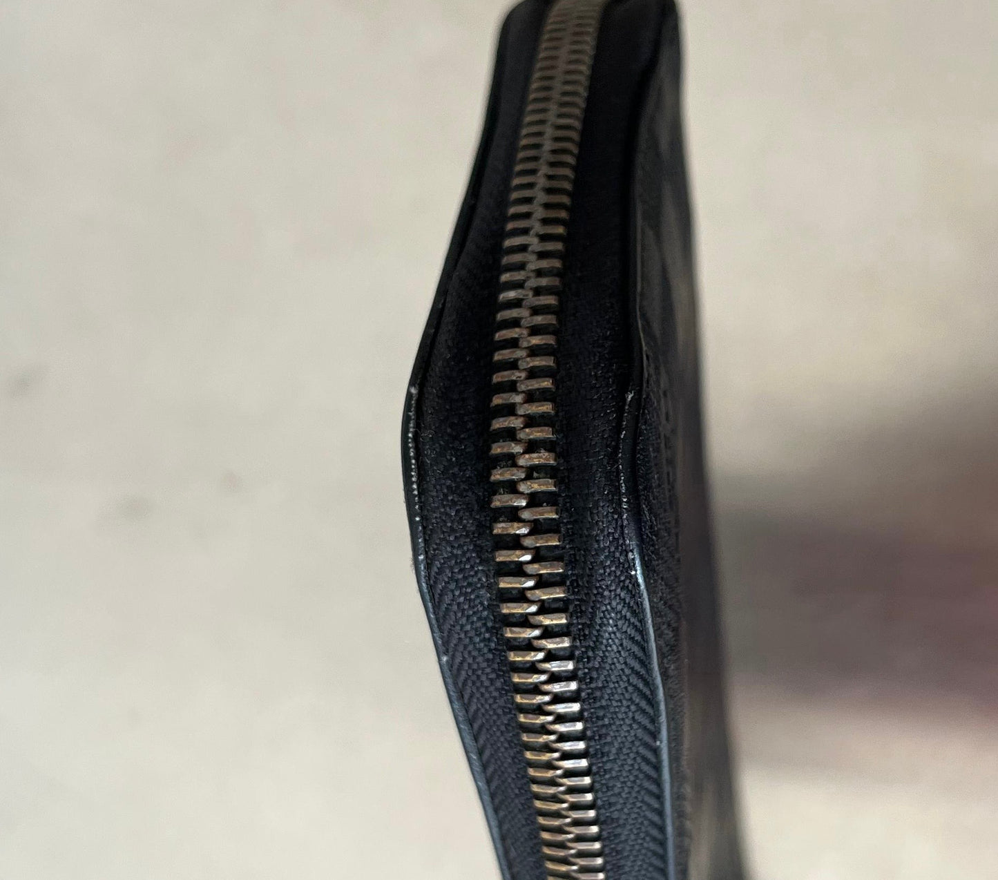 Louis Vuitton Zippy Vertical Infini Leder