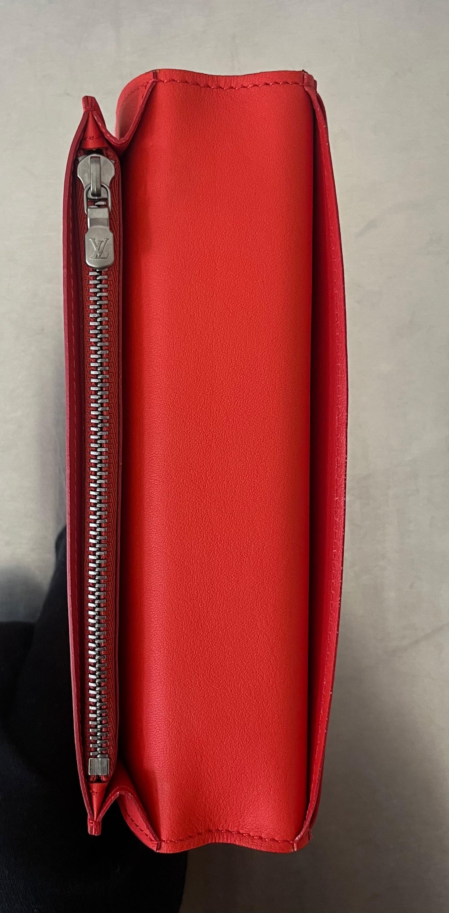 Louis Vuitton Brazza Infini Leder