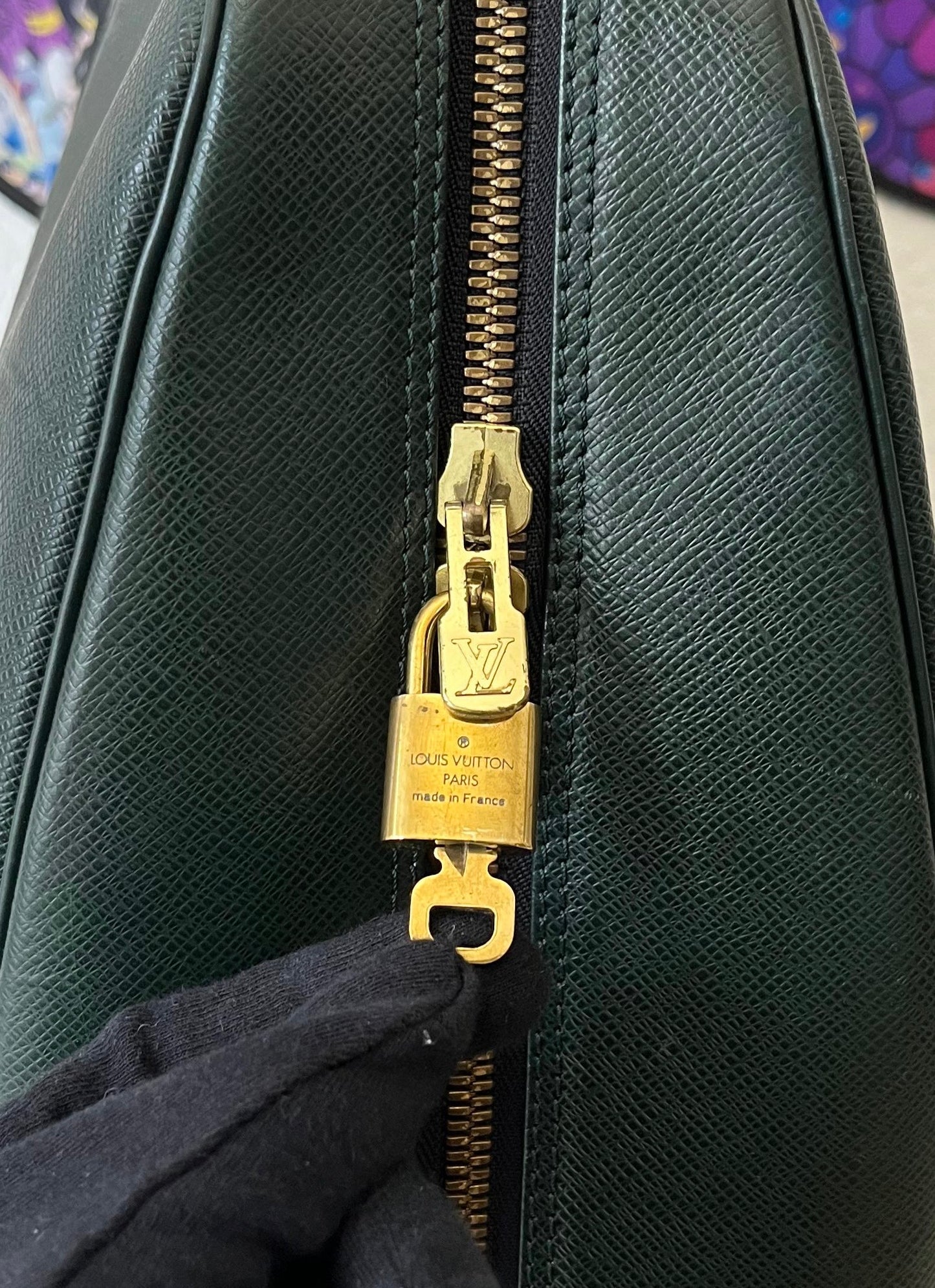 Louis Vuitton Helanga Taiga