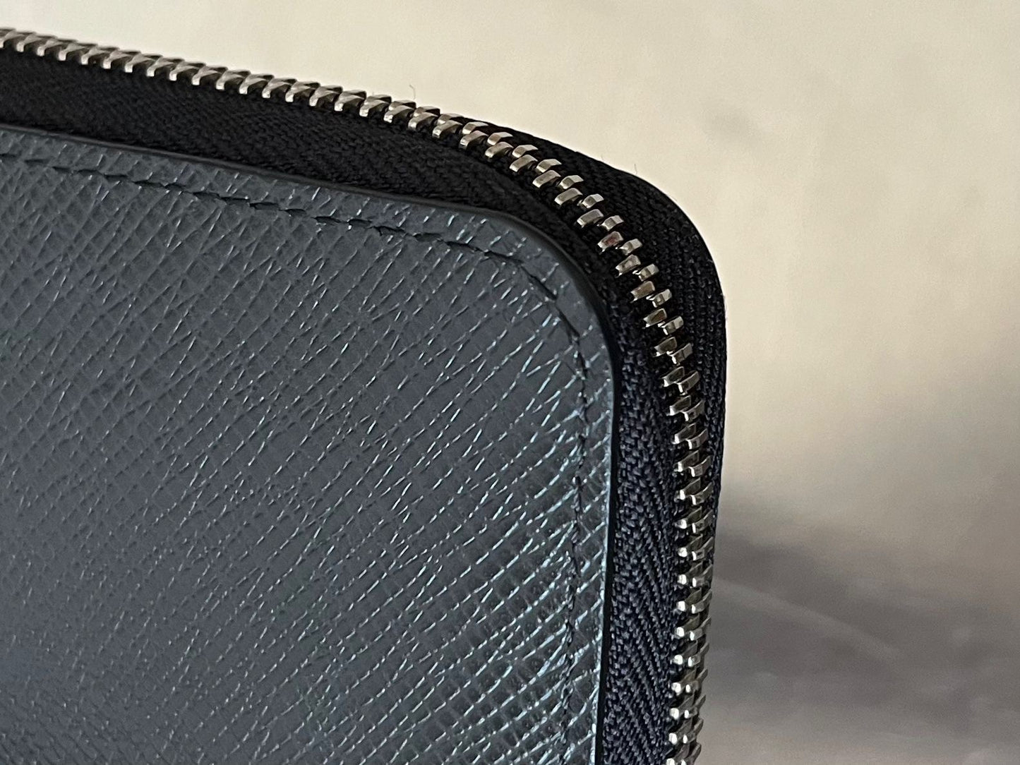 Louis Vuitton Zippy Organizer Taiga