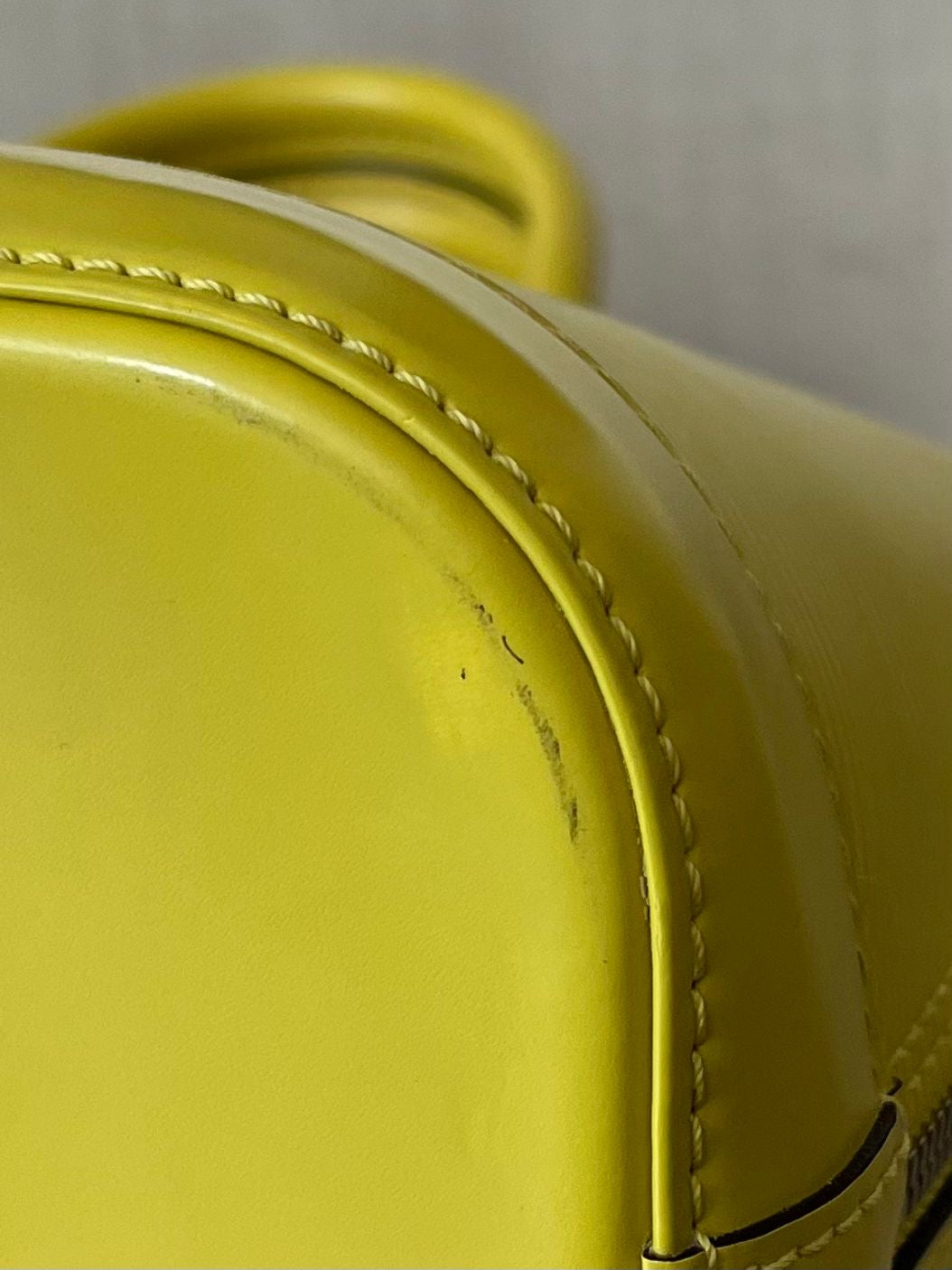 Louis Vuitton Alma PM Epi