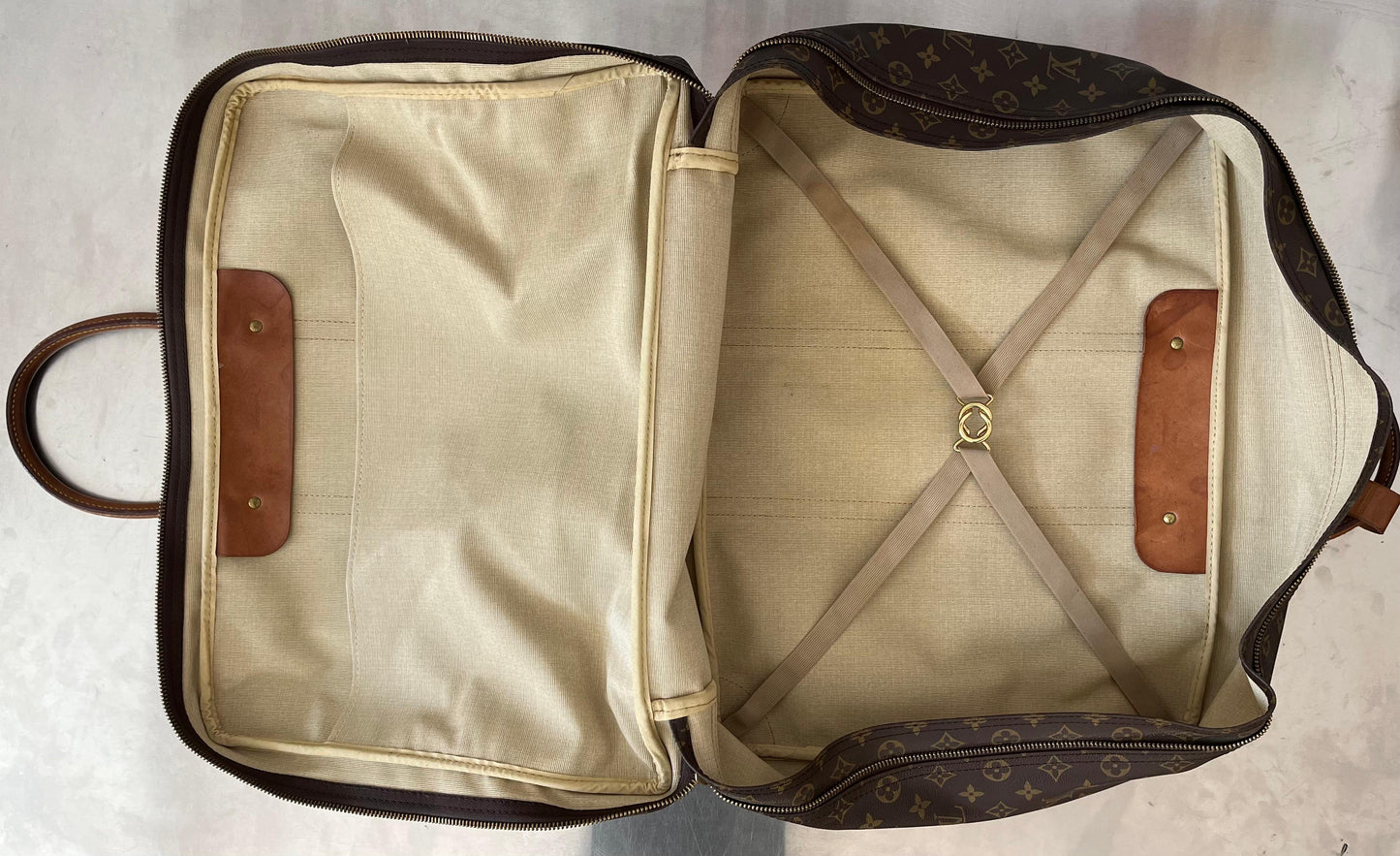 Louis Vuitton Sirius 50