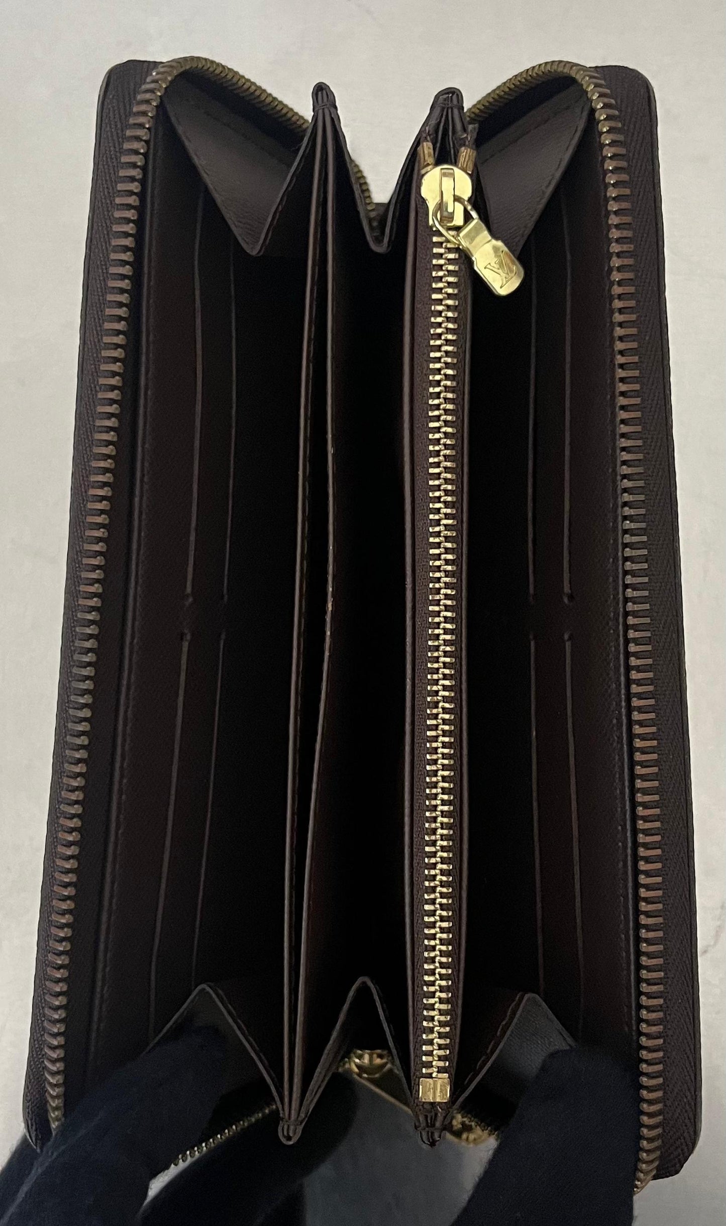 Louis Vuitton Zippy Damier