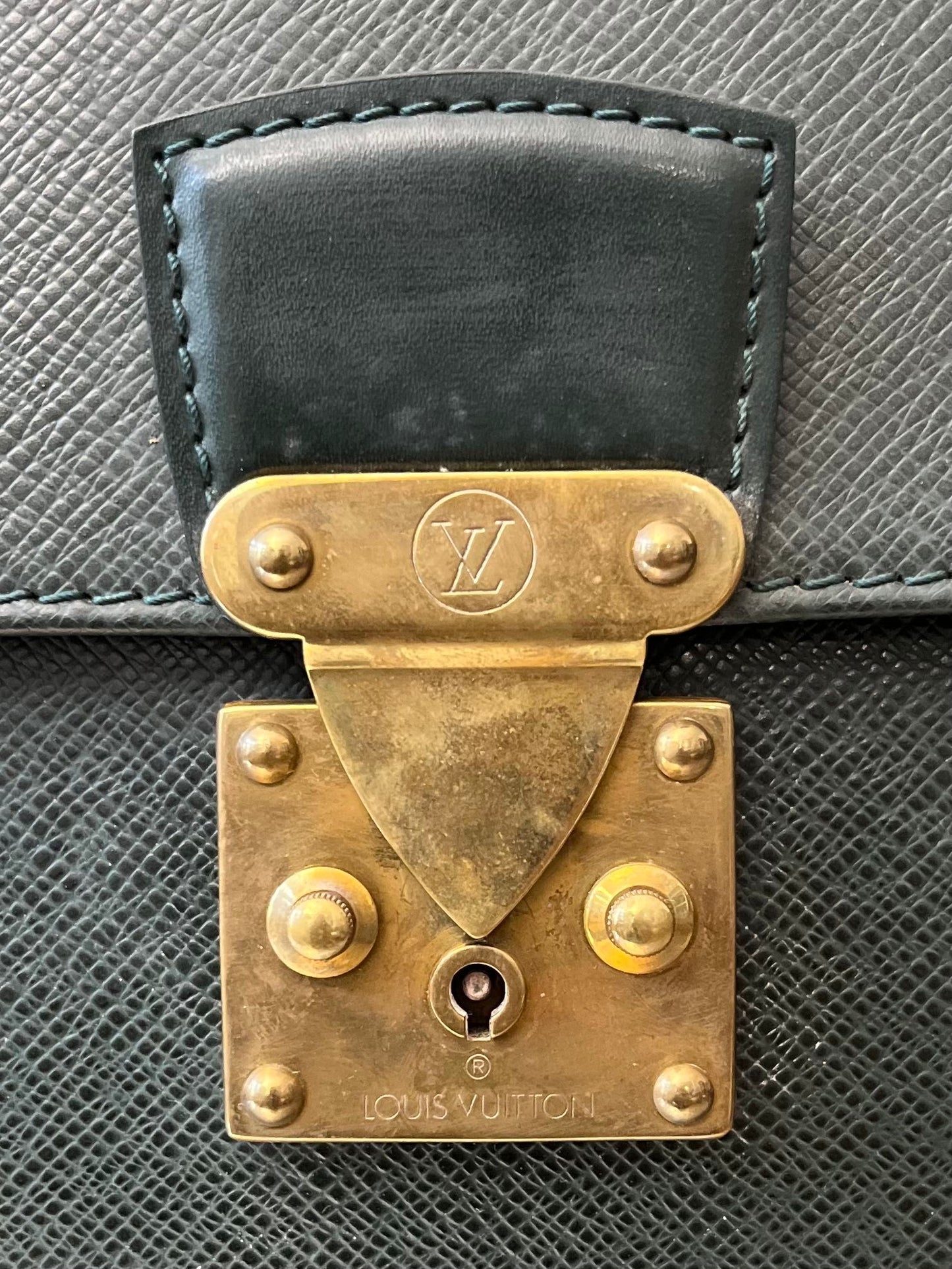 Louis Vuitton Serviette Kourad