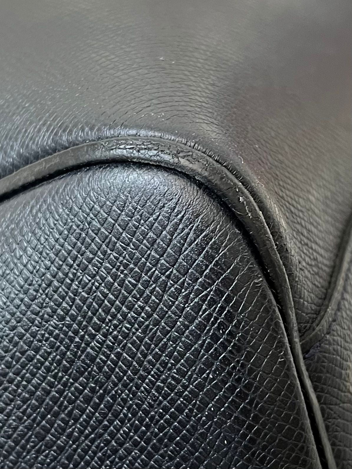 Louis Vuitton Neo Kendall Taiga Leder (dunkelblau)