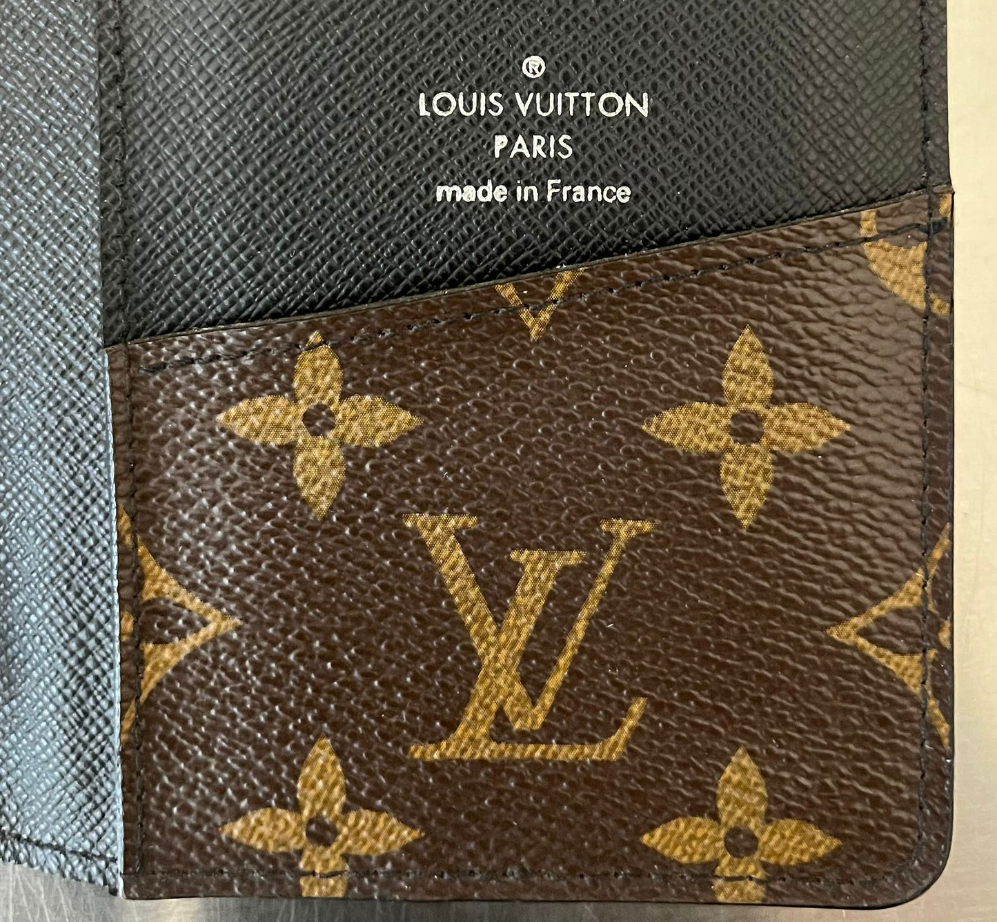 Louis Vuitton Brazza Macassar
