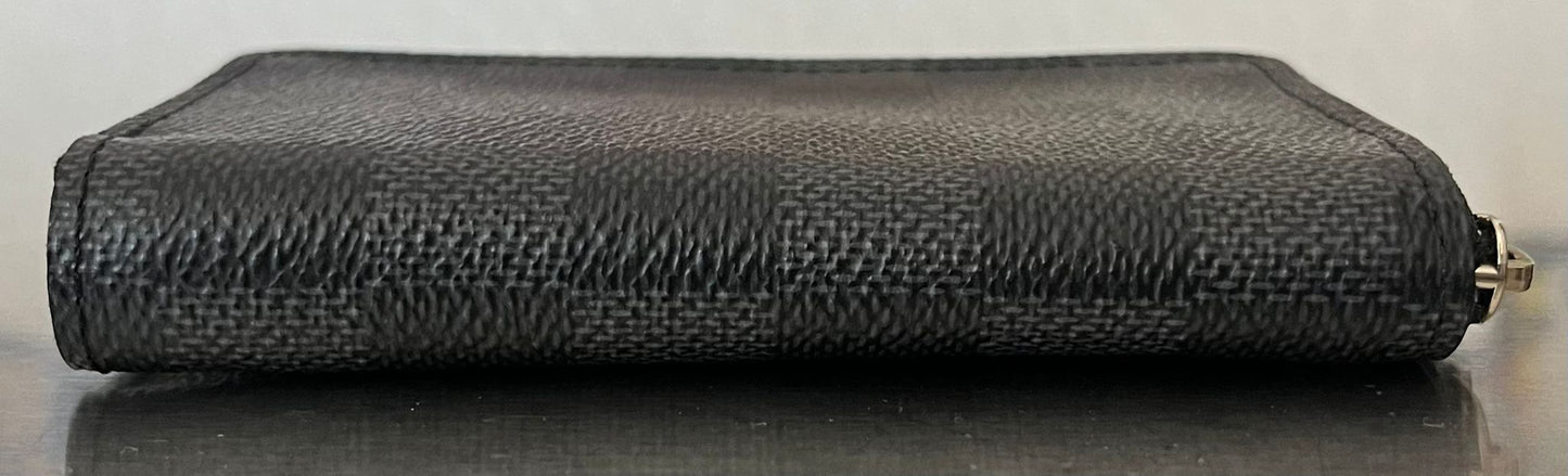 Louis Vuitton Zippy Vertical Coin Damier