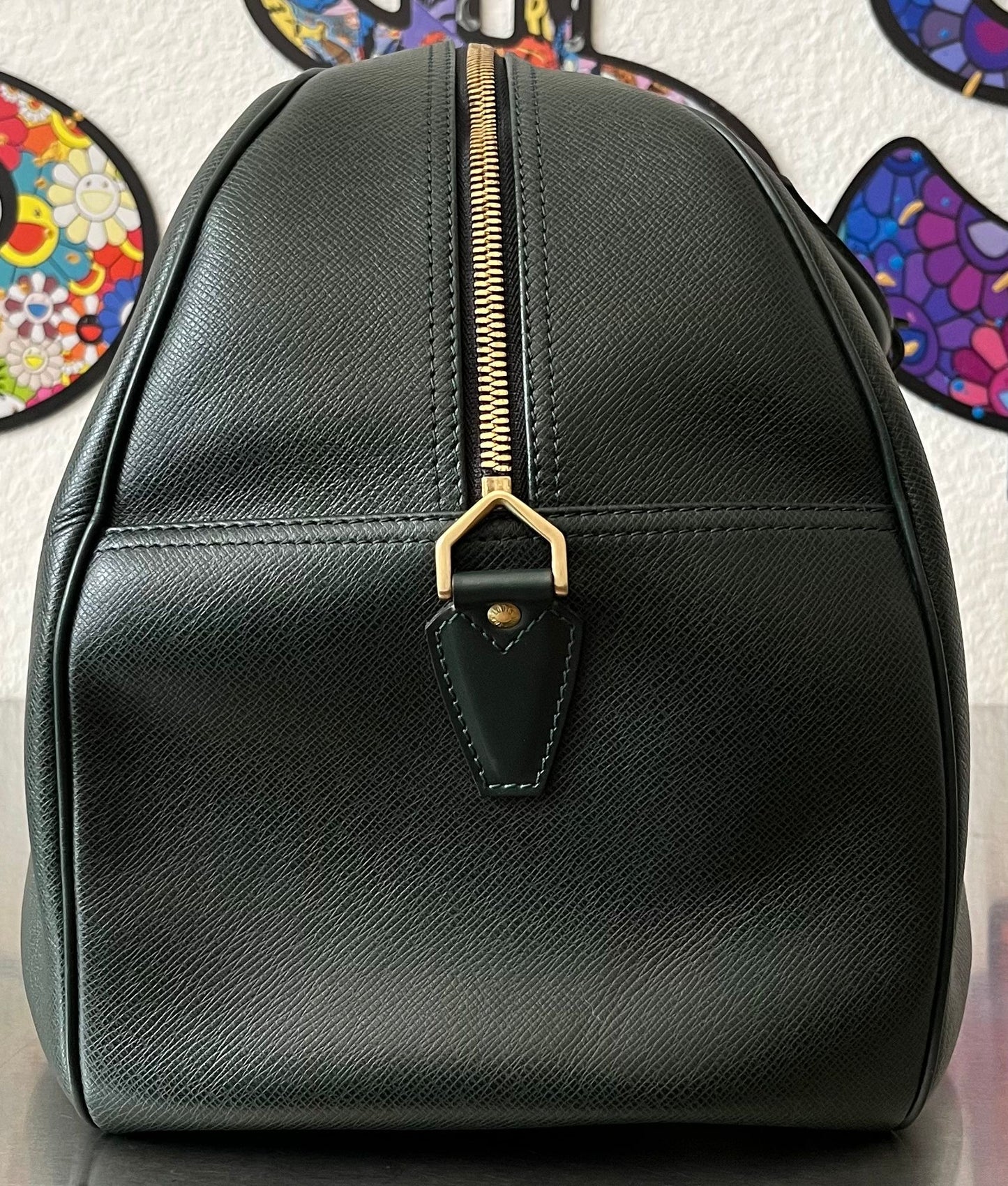 Louis Vuitton Kendall PM Taiga Leder