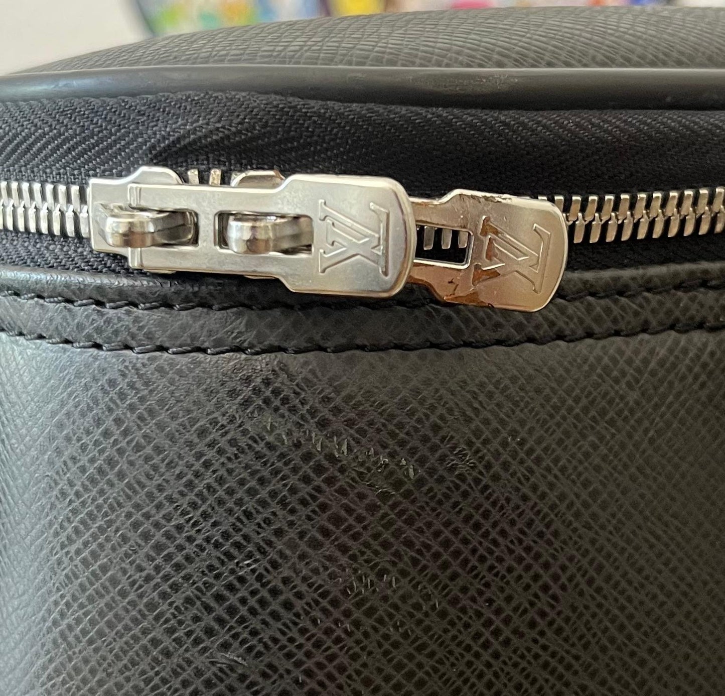 Louis Vuitton Pegase 60 Taiga