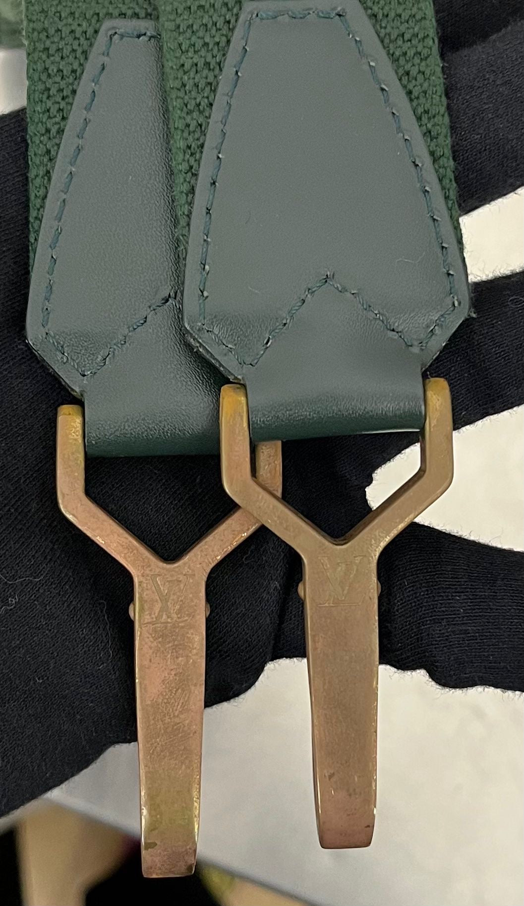 Louis Vuitton Kendall GM Taiga Leder