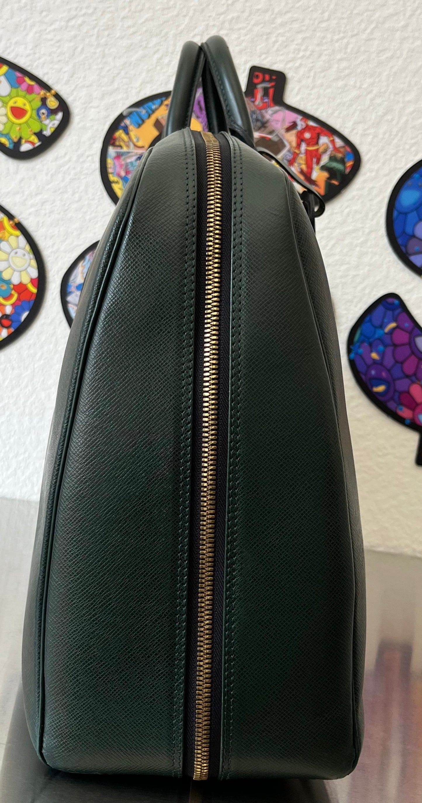 Louis Vuitton Helanga Taiga