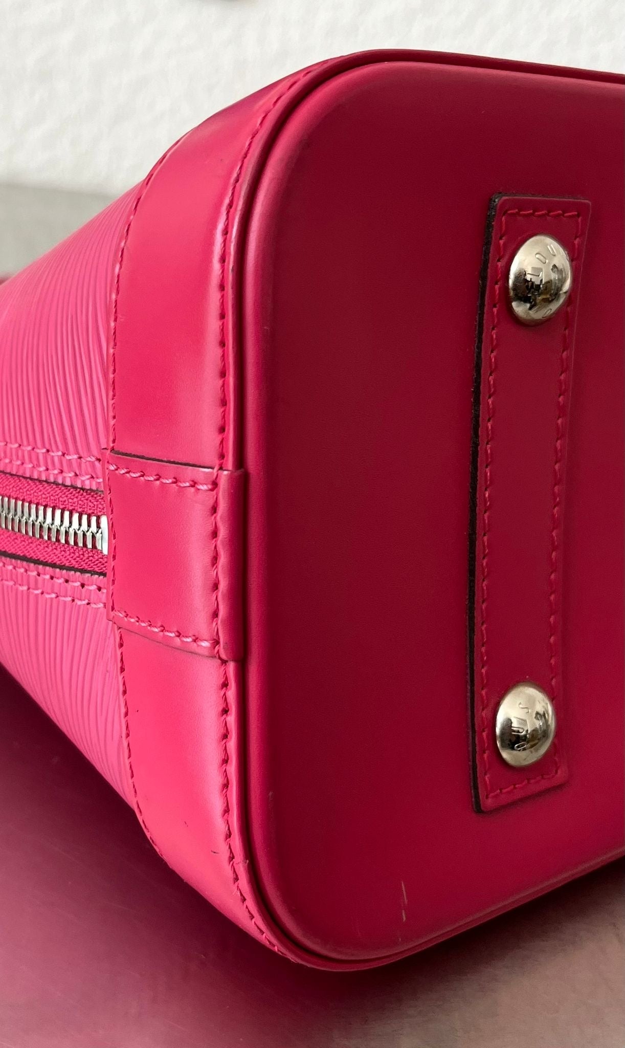 Louis Vuitton Alma PM Epi (Pink)