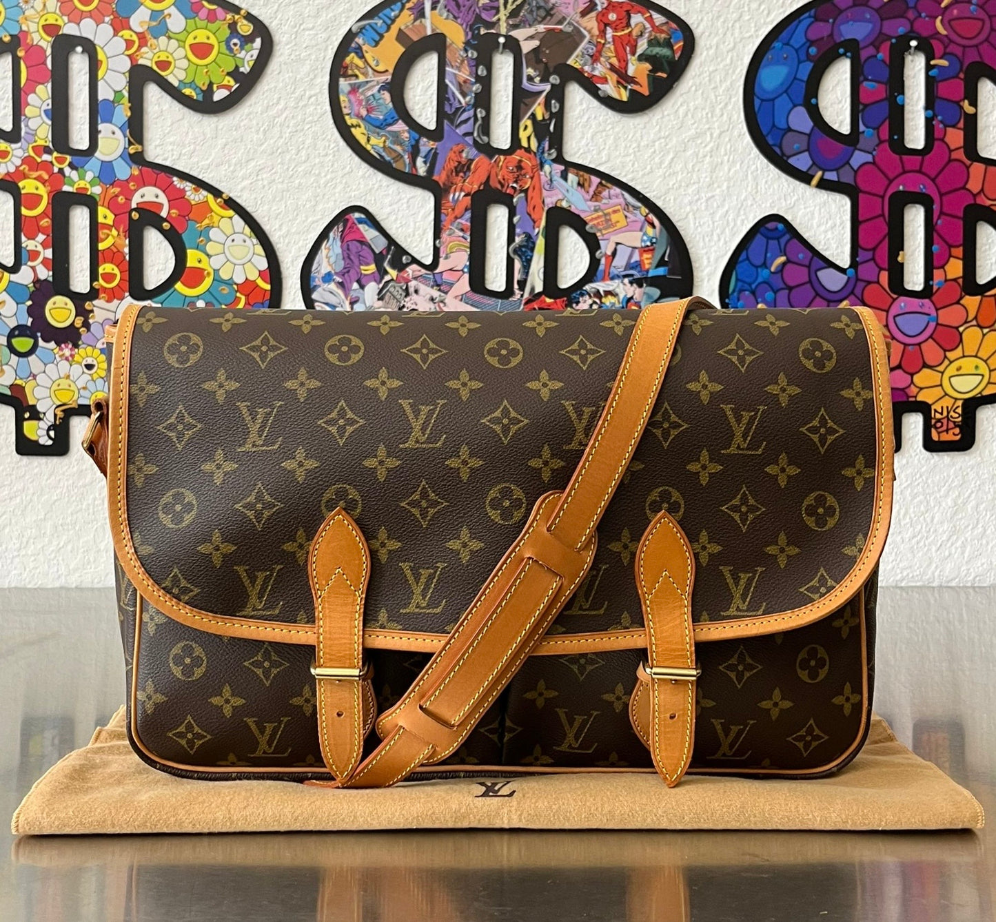 Louis Vuitton Gibeciere GM Messenger