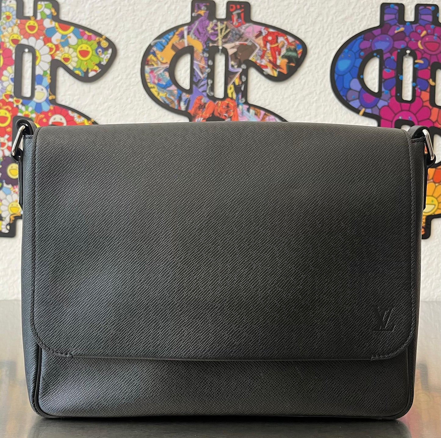 Louis Vuitton Roman MM Taiga Messenger