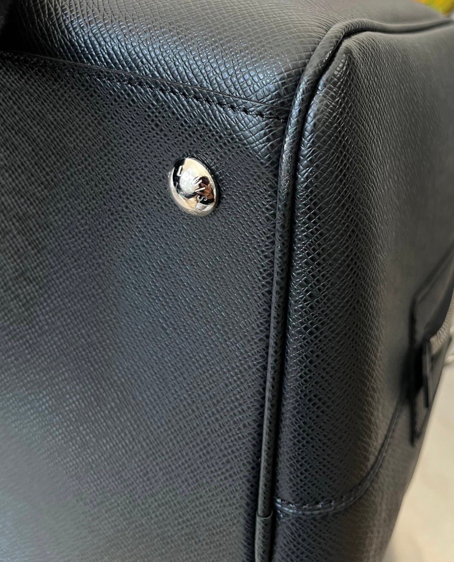Louis Vuitton Nikolai Taiga Leder