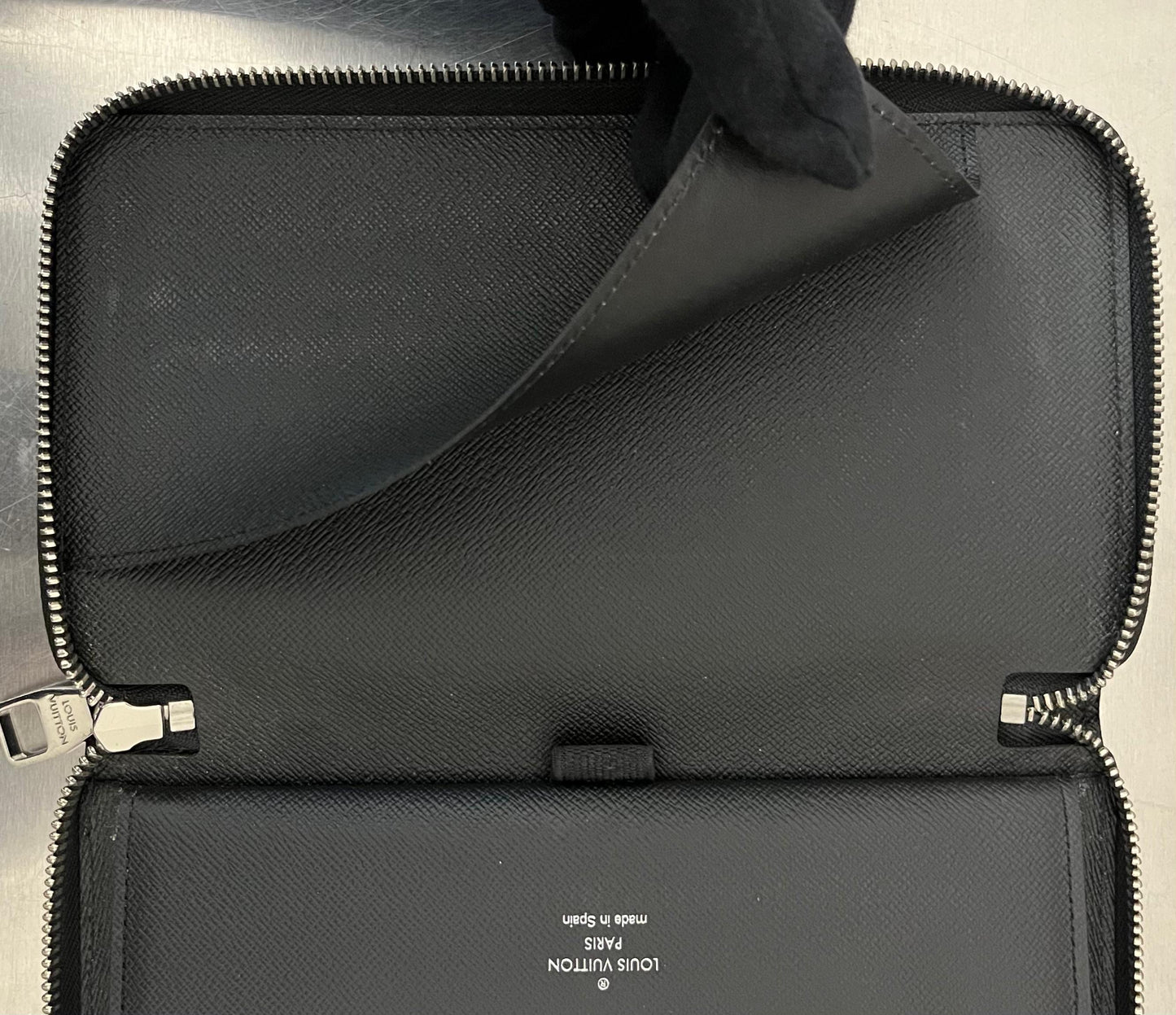 Louis Vuitton Zippy Organizer Epi