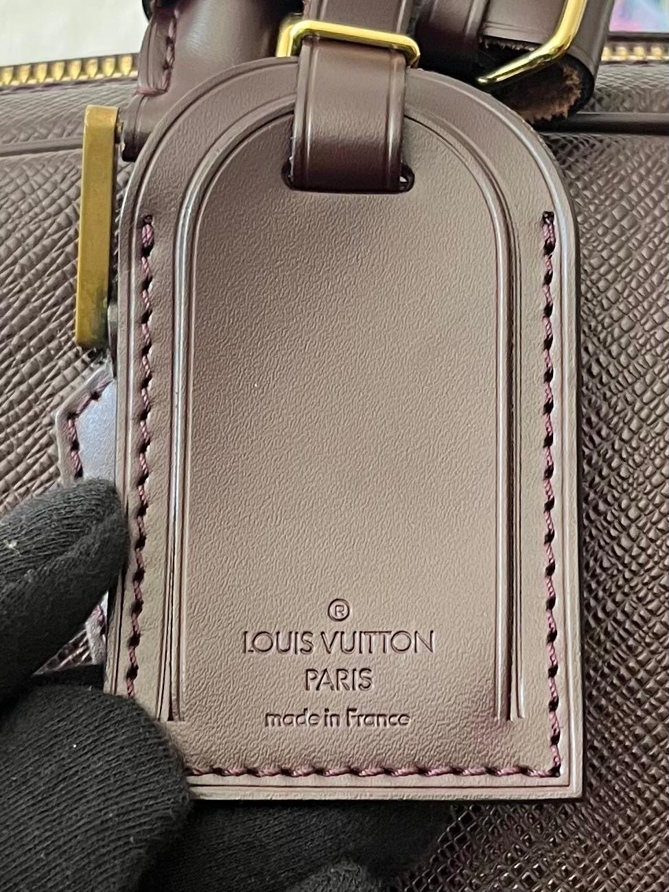 Louis Vuitton Helanga Taiga