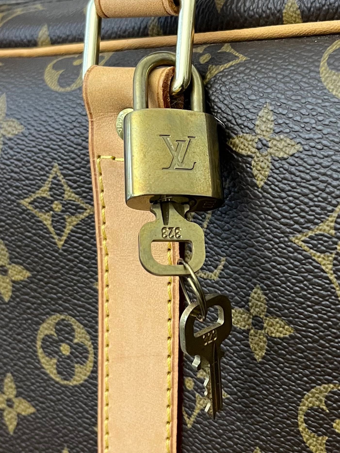 Louis Vuitton Sirius 55