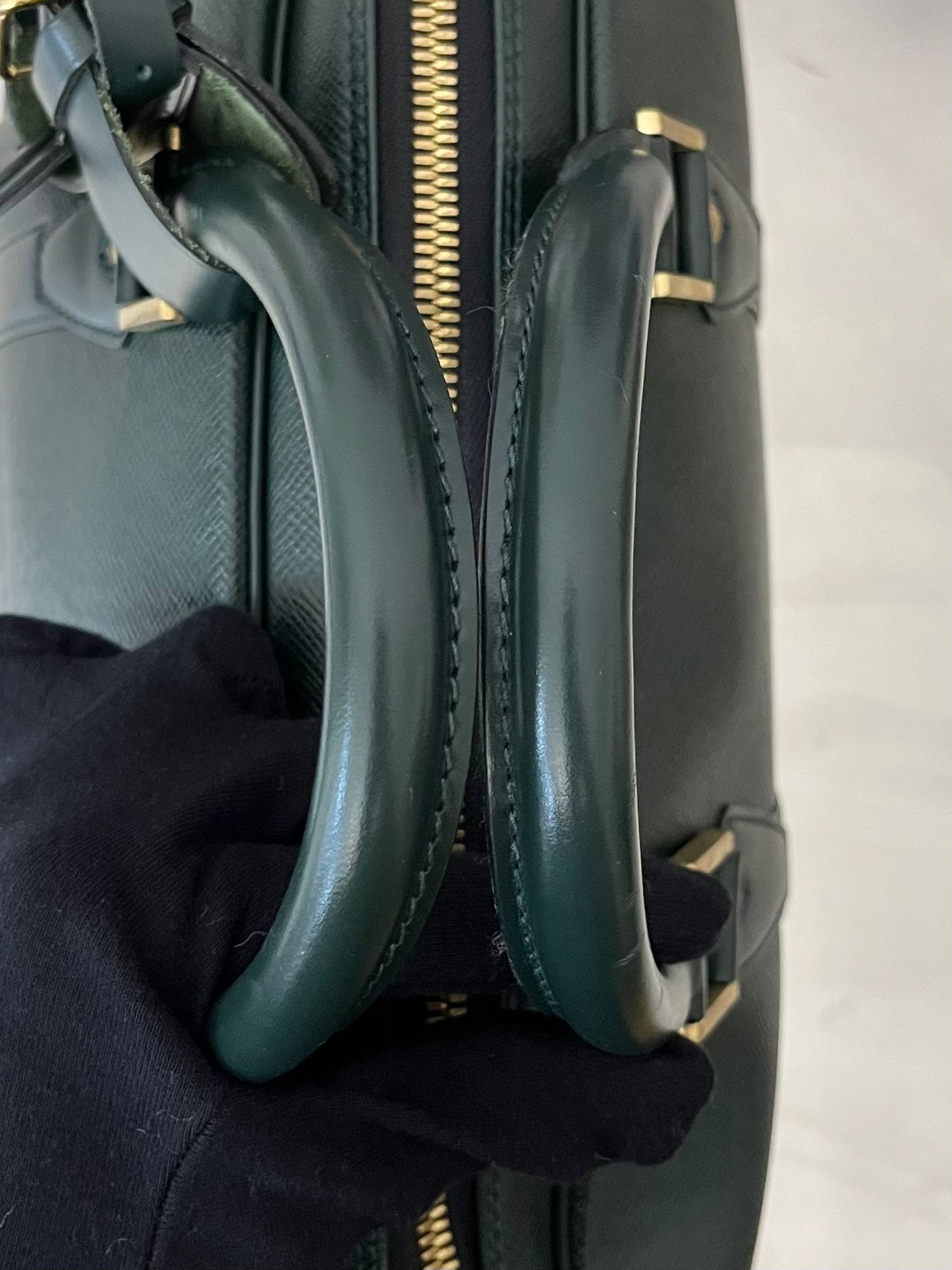 Louis Vuitton Helanga Taiga