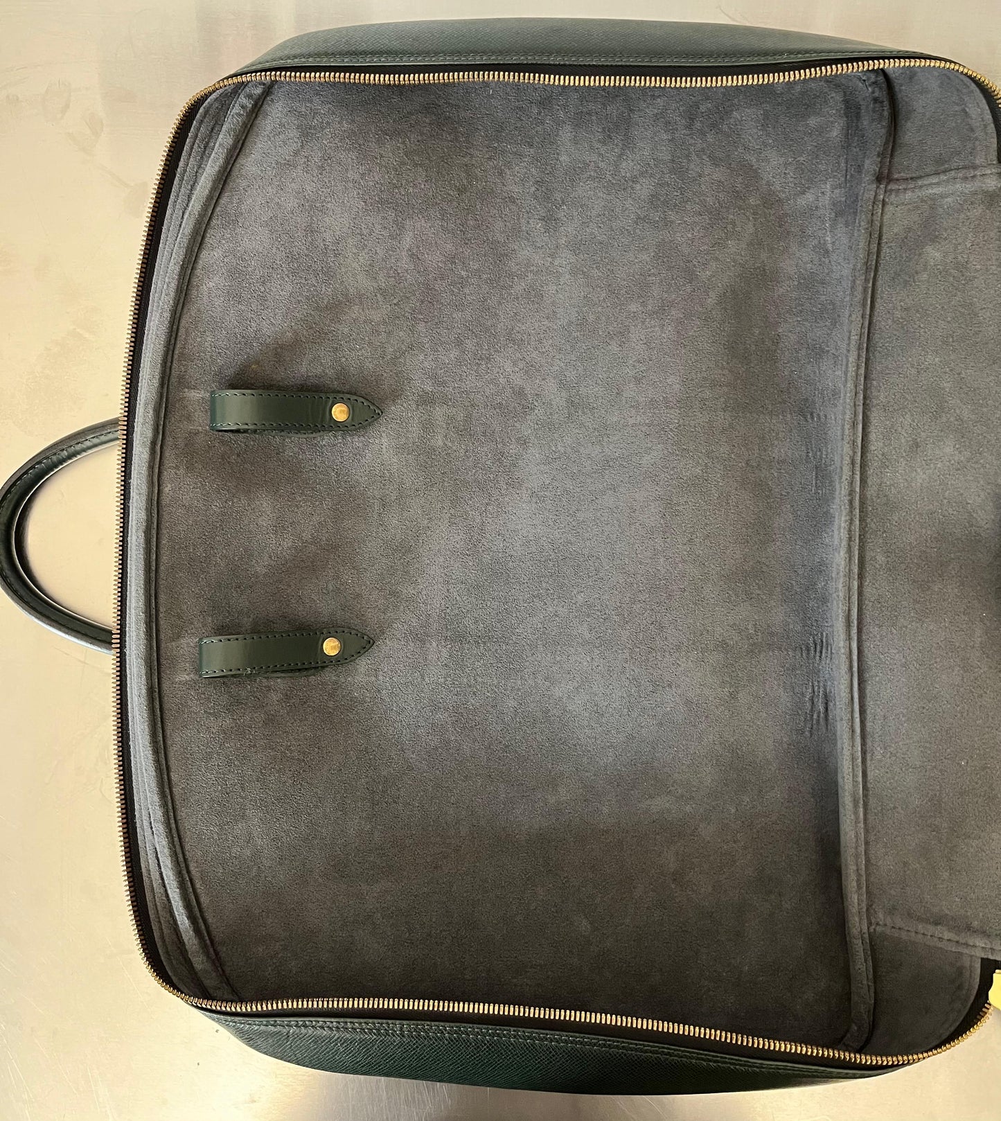 Louis Vuitton Helanga Taiga