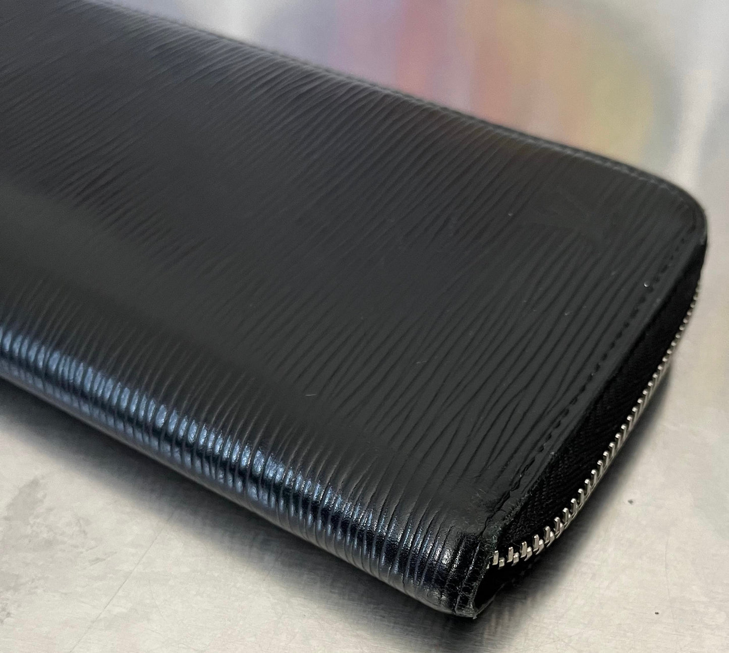 Louis Vuitton Zippy Vertical Epi