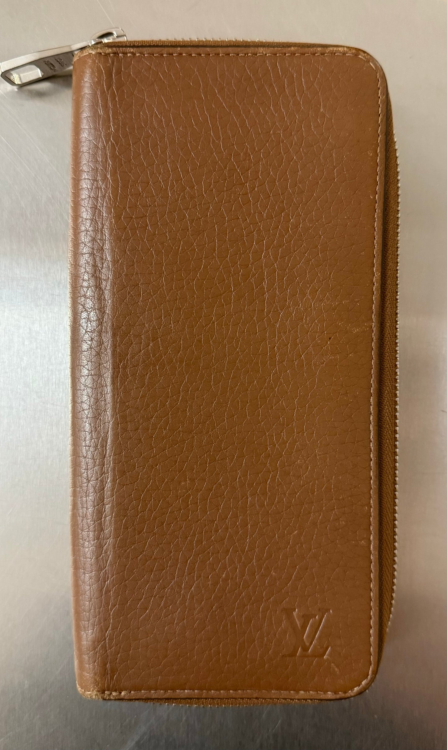 Louis Vuitton Zippy Vertical Taurillon Leder
