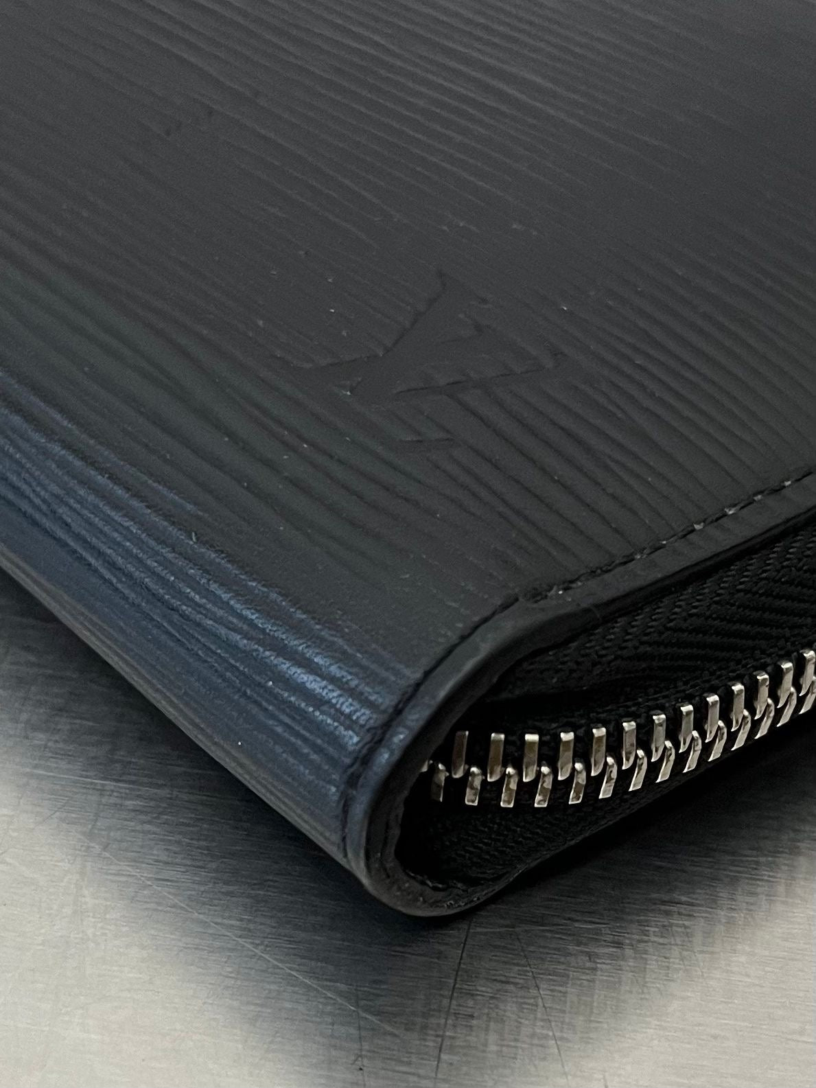 Louis Vuitton Zippy Organizer Epi